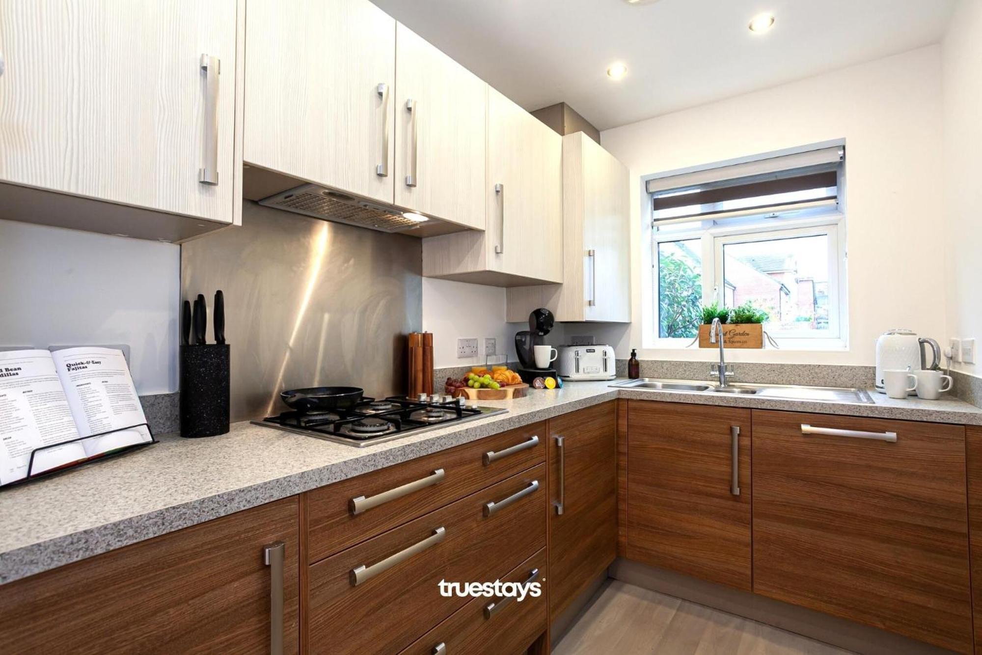 Ambassador House By Truestays - Luxury 4 Bedroom House In Stoke-On-Trent Etruria Екстериор снимка