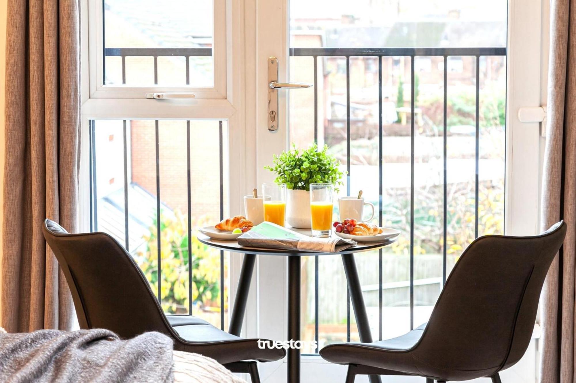 Ambassador House By Truestays - Luxury 4 Bedroom House In Stoke-On-Trent Etruria Екстериор снимка