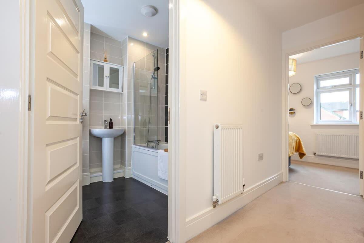 Ambassador House By Truestays - Luxury 4 Bedroom House In Stoke-On-Trent Etruria Екстериор снимка