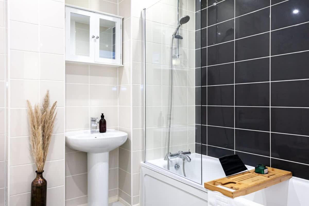 Ambassador House By Truestays - Luxury 4 Bedroom House In Stoke-On-Trent Etruria Екстериор снимка