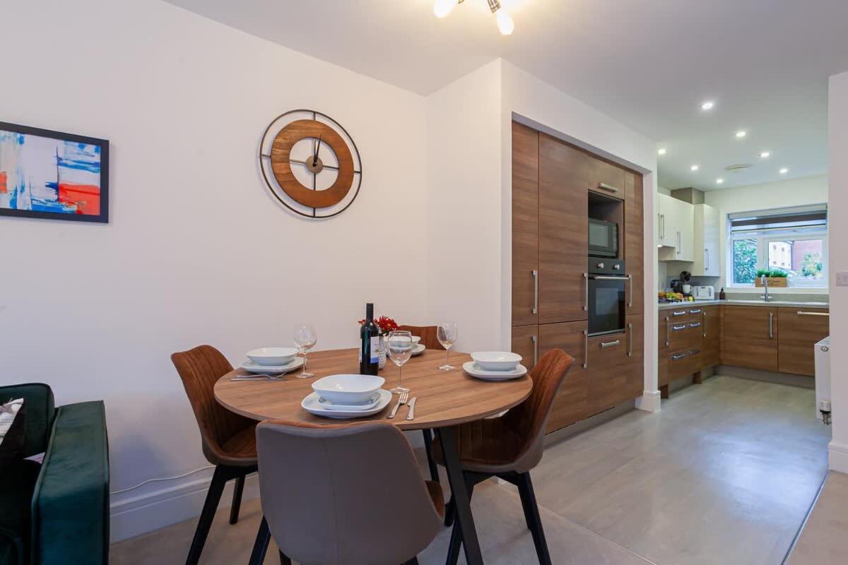 Ambassador House By Truestays - Luxury 4 Bedroom House In Stoke-On-Trent Etruria Екстериор снимка