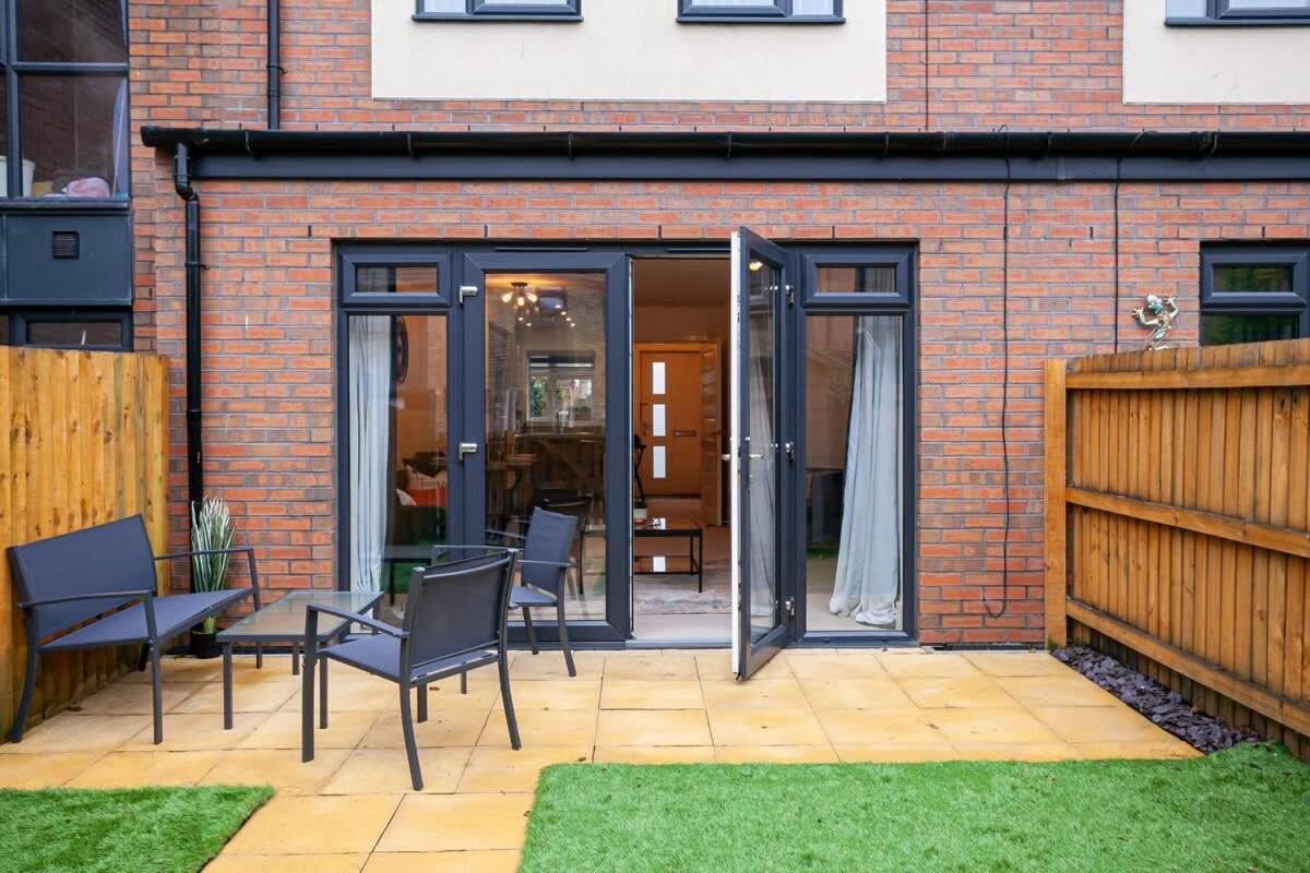 Ambassador House By Truestays - Luxury 4 Bedroom House In Stoke-On-Trent Etruria Екстериор снимка